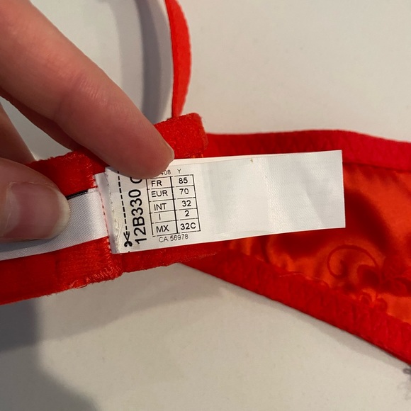 Simone Perele Red Lace Bra - Picture 6 of 7